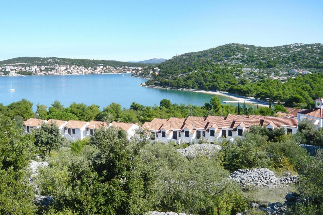 טיסנו Belvilla Apartments In Holiday Resort Jezera Village, Island Murter מראה חיצוני תמונה