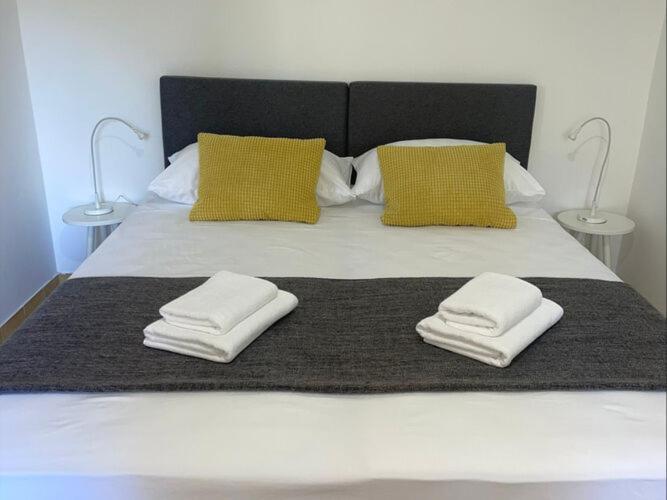 טיסנו Belvilla Apartments In Holiday Resort Jezera Village, Island Murter מראה חיצוני תמונה